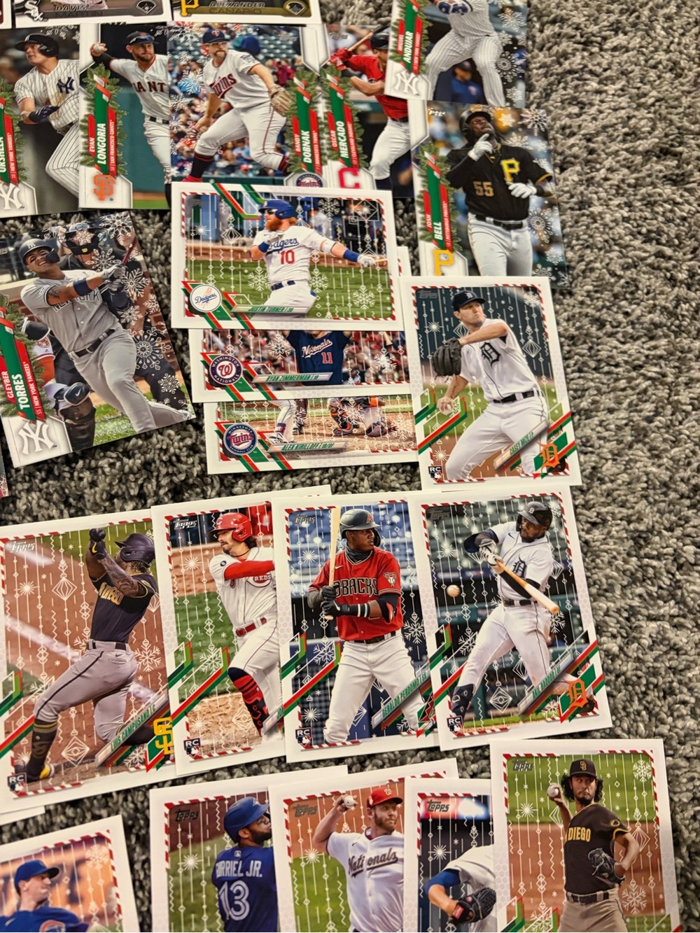 Lot of 89 - Topps 2021-2026 mixed years baseball cards with rookies - Picture 9 of 11